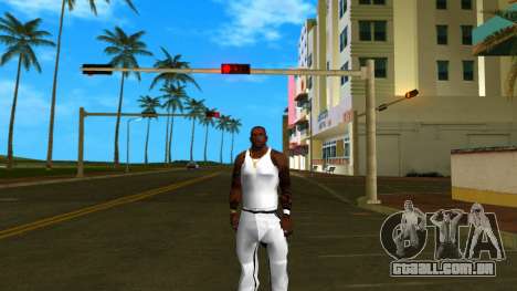 Carl Johnson em uma camiseta branca para GTA Vice City
