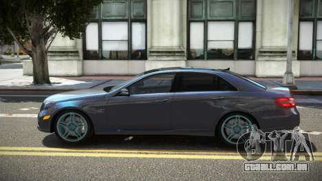 Mercedes-Benz E63 AMG ST V1.0 para GTA 4