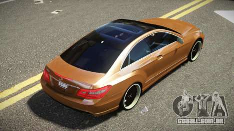 Mercedes-Benz E500 MR para GTA 4