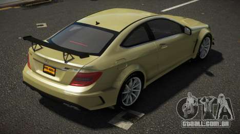 Mercedes-Benz C63 AMG R-Tune para GTA 4