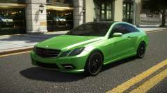 Mercedes-Benz E500 Coupe LR para GTA 4