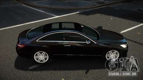 Mercedes-Benz E500 ST V1.0 para GTA 4