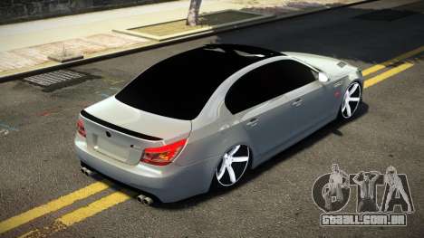 BMW M5 E60 GR para GTA 4