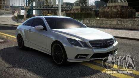 Mercedes-Benz E500 G-Style para GTA 4