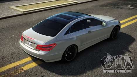 Mercedes-Benz E500 G-Style para GTA 4