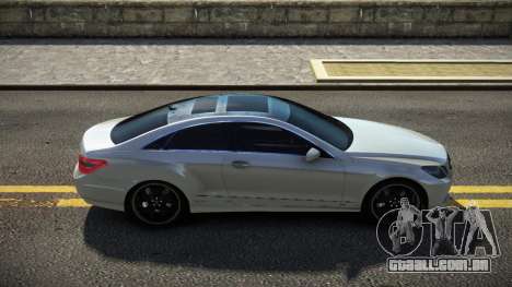 Mercedes-Benz E500 G-Style para GTA 4