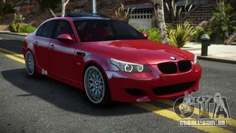 BMW M5 SGR para GTA 4