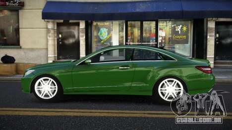 Mercedes-Benz E500 LF para GTA 4