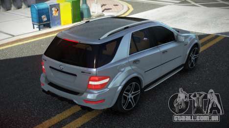 Mercedes-Benz ML63 AMG 09th V1.1 para GTA 4