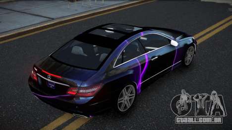 Mercedes-Benz E500 HR S11 para GTA 4