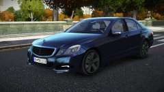 Mercedes-Benz E63 AMG 10th para GTA 4