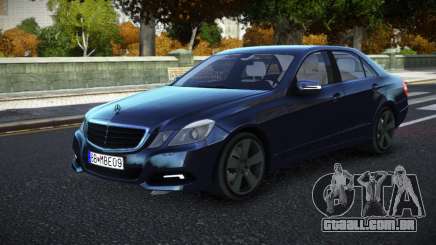 Mercedes-Benz E63 AMG 10th para GTA 4