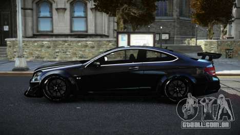 Mercedes-Benz C63 AMG YV para GTA 4