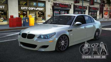 BMW M5 09th para GTA 4